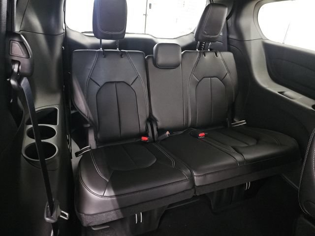 New 2026 Chrysler Voyager LX FWD image 17