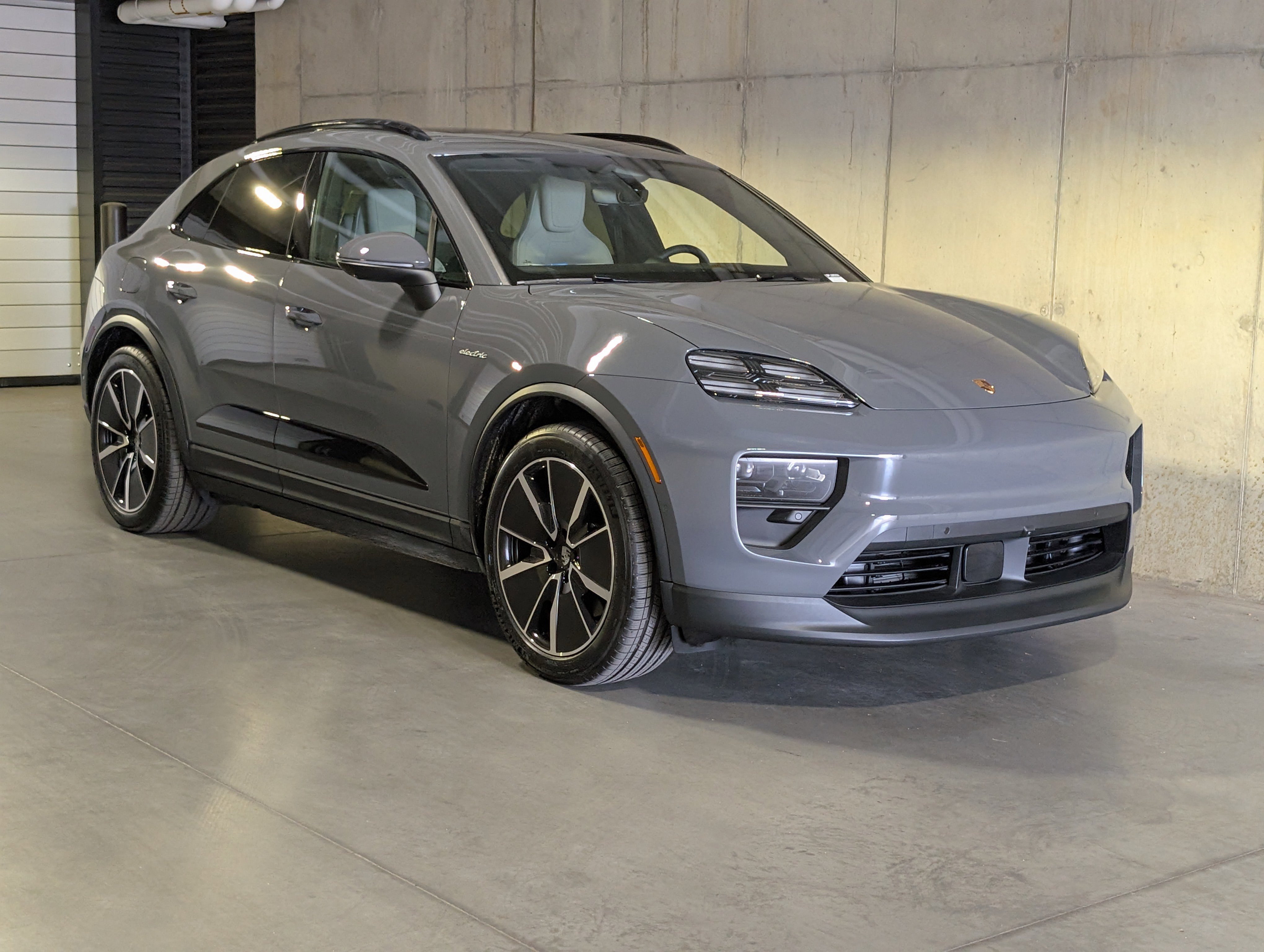 New 2026 Porsche Macan 4S Electric image 11