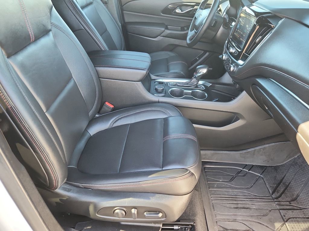 Used 2023 Chevrolet Traverse RS w/ LPO, Floor Liner Package image 16
