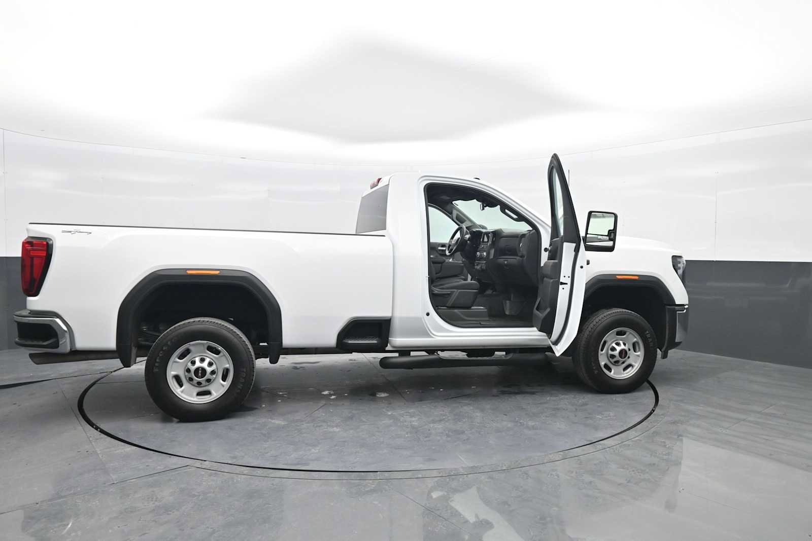 Used 2025 GMC Sierra 2500 Pro w/ Convenience Package image 44