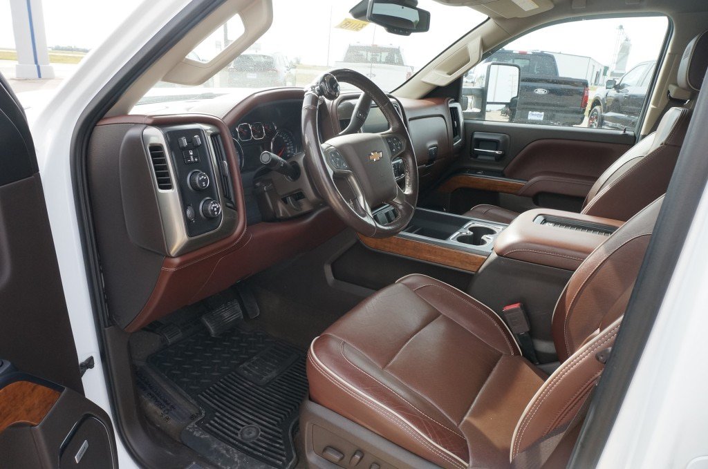 Used 2018 Chevrolet Silverado 2500 High Country w/ Duramax Plus Package AWD/4WD image 8