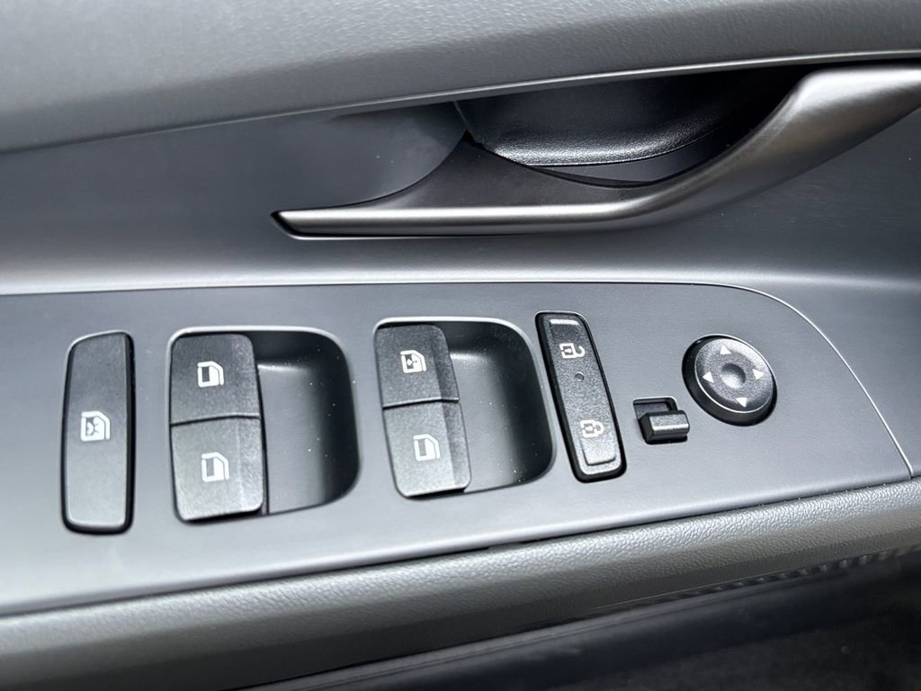 New 2025 Hyundai Elantra Sport image 11