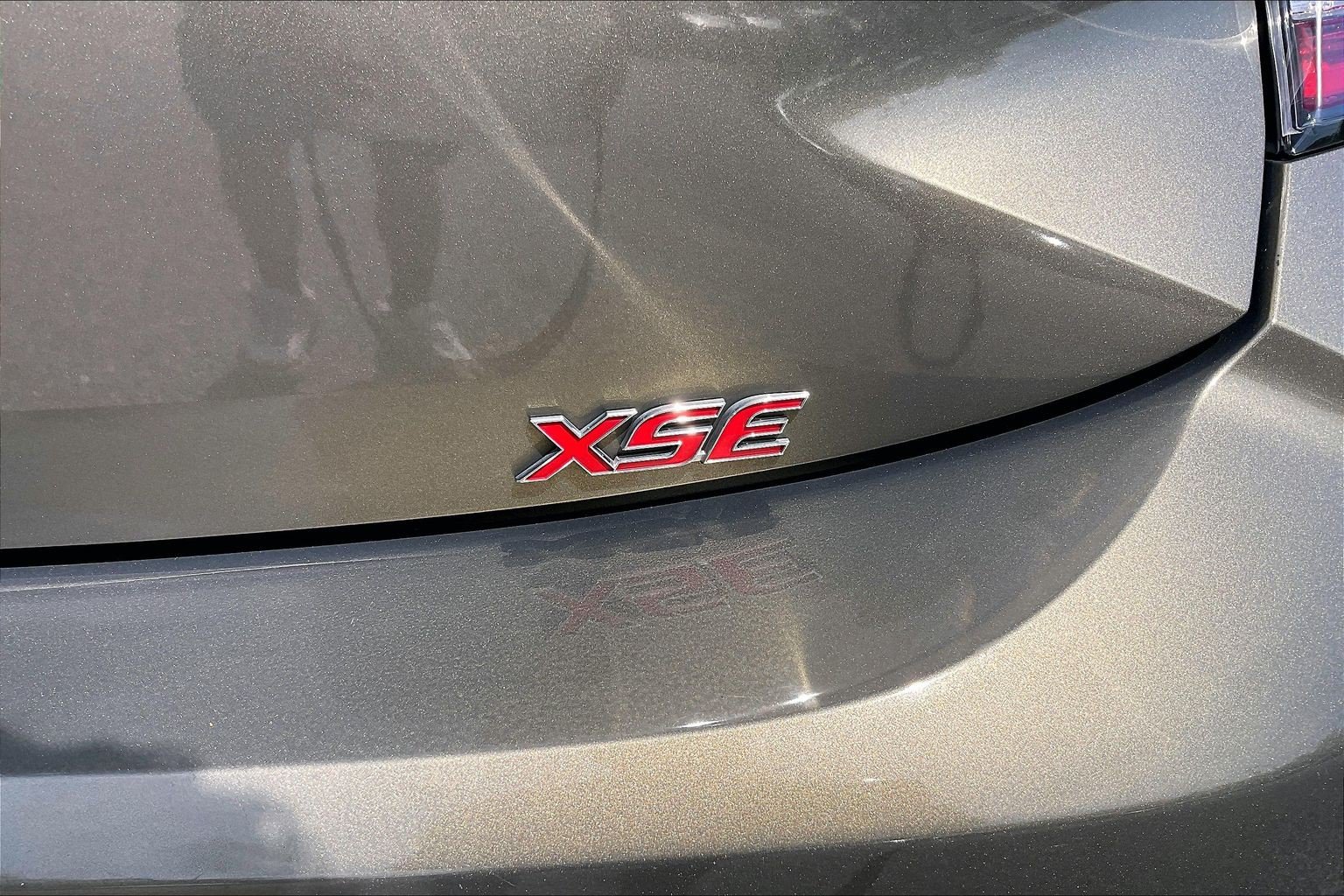 Used 2019 Toyota Corolla XSE FWD image 10