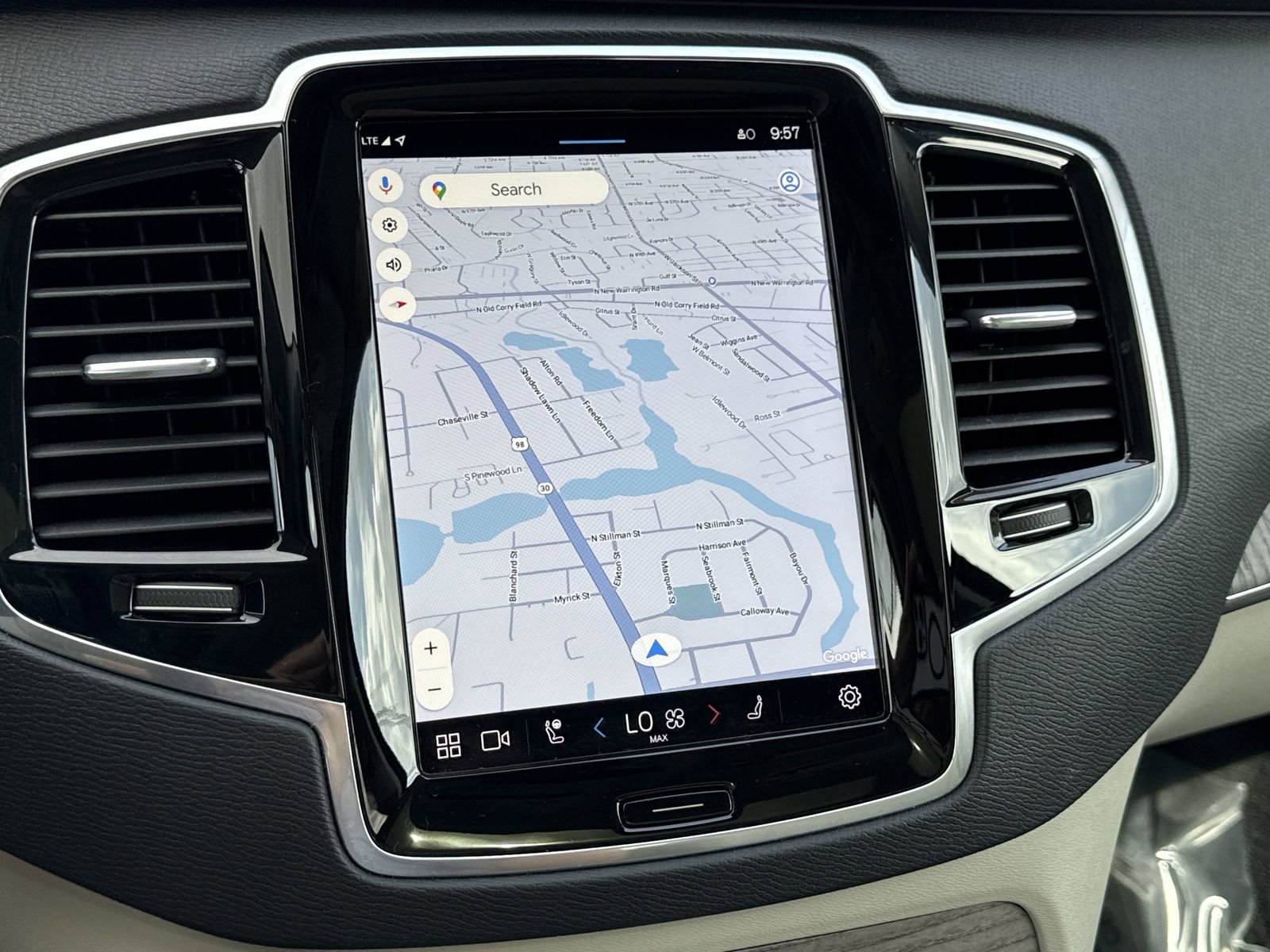 Used 2024 Volvo XC90 T8 Plus w/ Protection Package Premier image 20