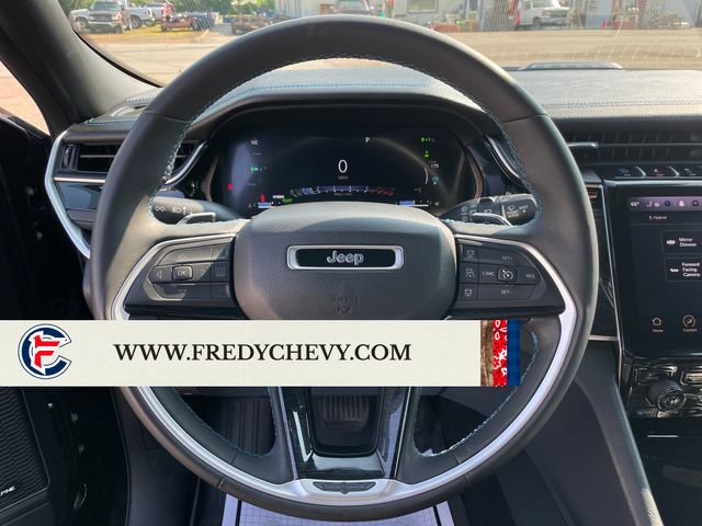 Used 2024 Jeep Grand Cherokee Trailhawk AWD/4WD image 14