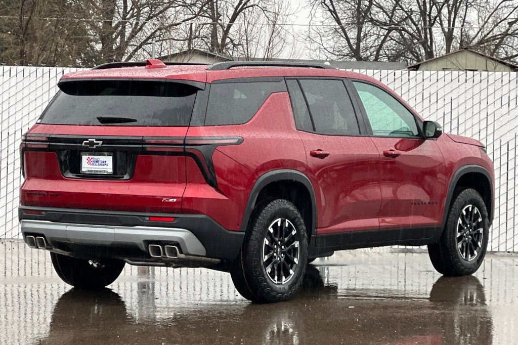 New 2026 Chevrolet Traverse Z71 w/ Enhanced Driving Package AWD/4WD image 4
