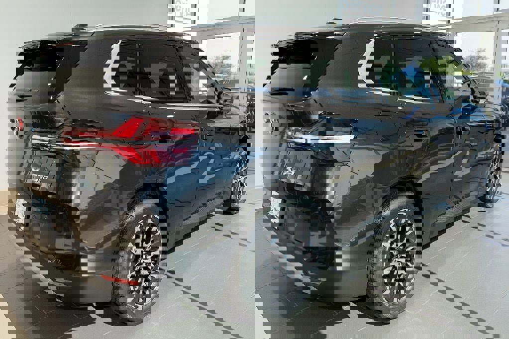 Used 2025 BMW X3 xDrive30i w/ Premium Package image 5