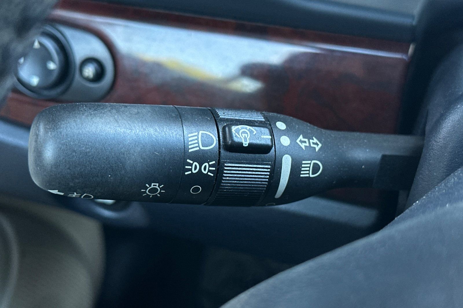 Used 2002 Chrysler Sebring Limited image 19