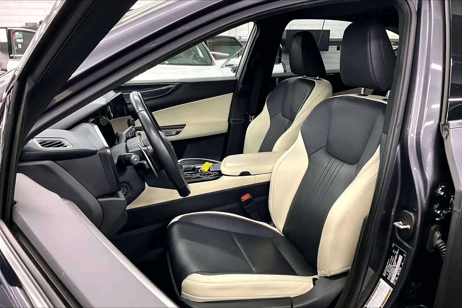 Used 2024 Lexus NX 350h AWD image 7