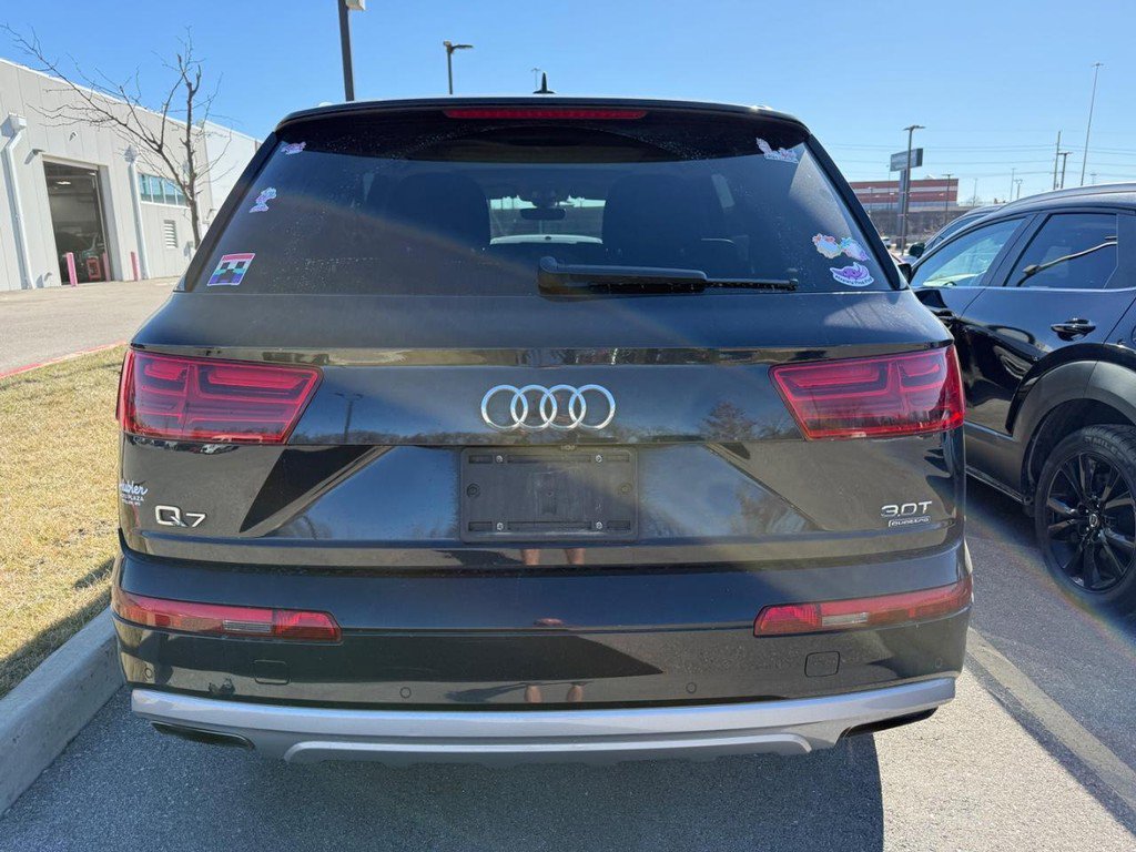 Used 2018 Audi Q7 3.0T Premium image 12
