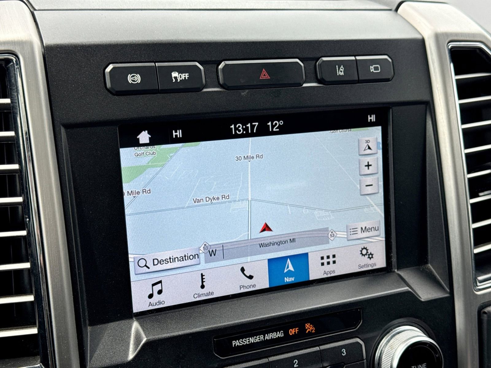 Certified 2019 Ford F450 Platinum w/ Platinum Ultimate Package AWD/4WD image 34