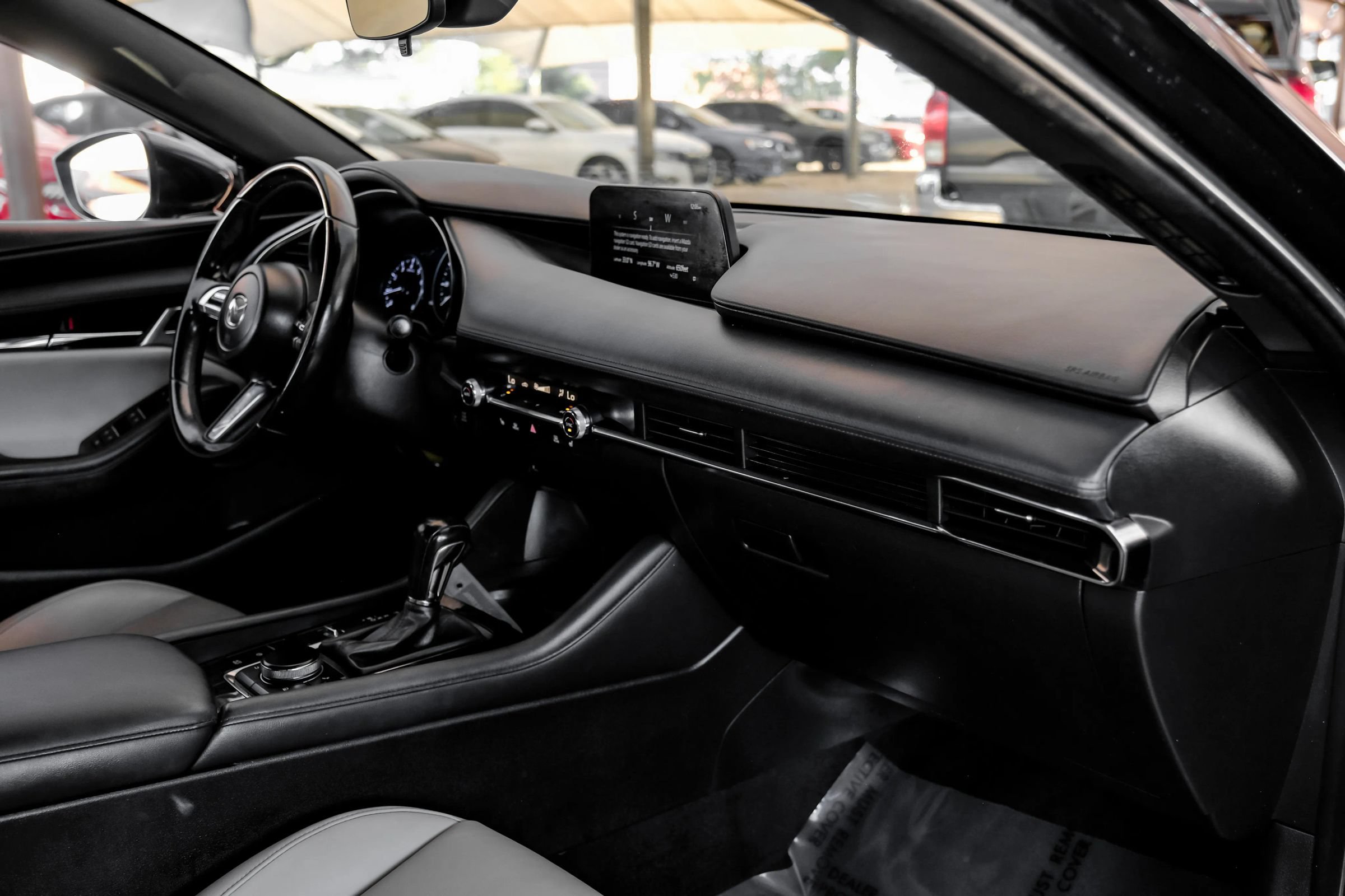 Used 2020 MAZDA MAZDA3 Hatchback w/ Preferred Package FWD image 12