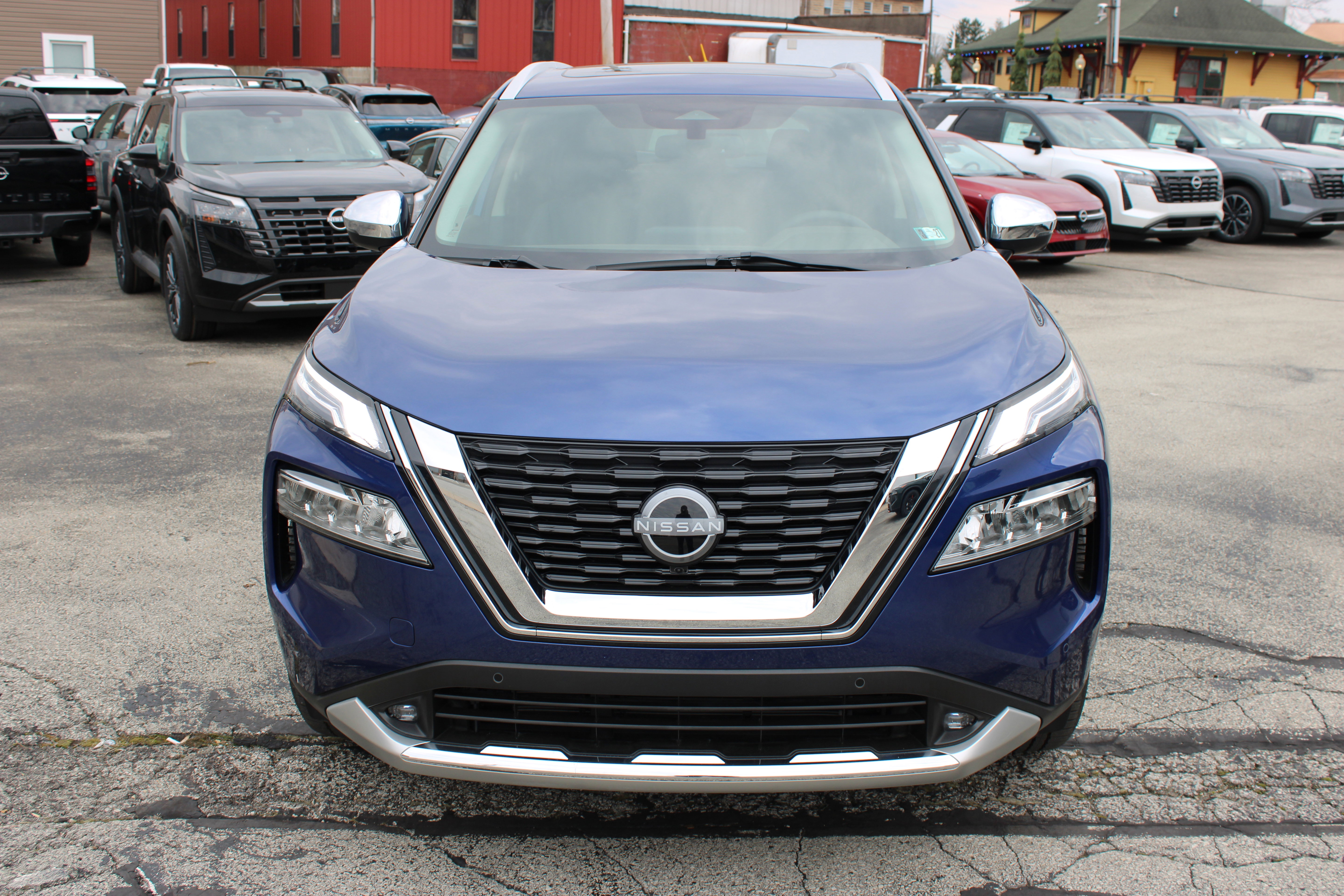 Certified 2023 Nissan Rogue Platinum AWD/4WD image 11