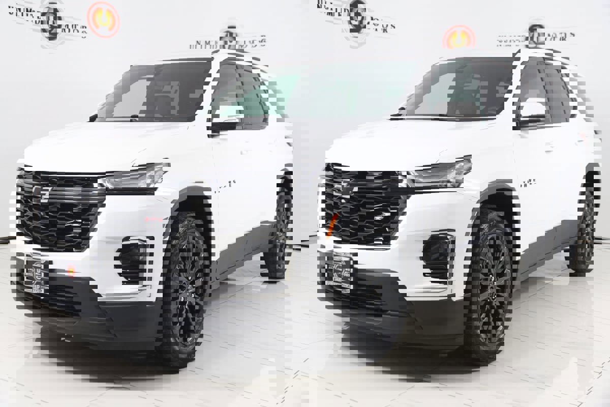 Used 2023 Chevrolet Traverse RS image 5