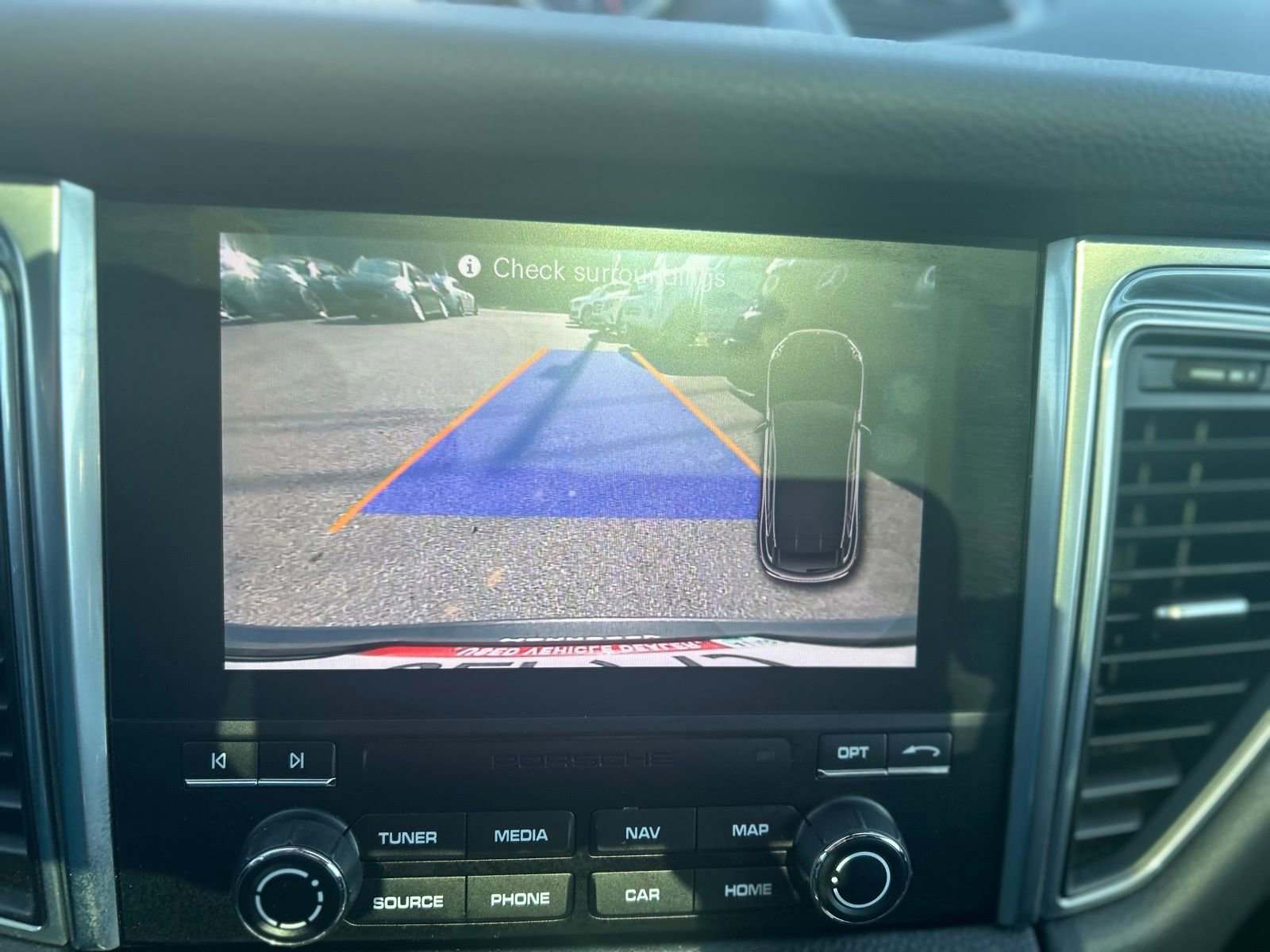 Used 2018 Porsche Macan Sport Edition image 25