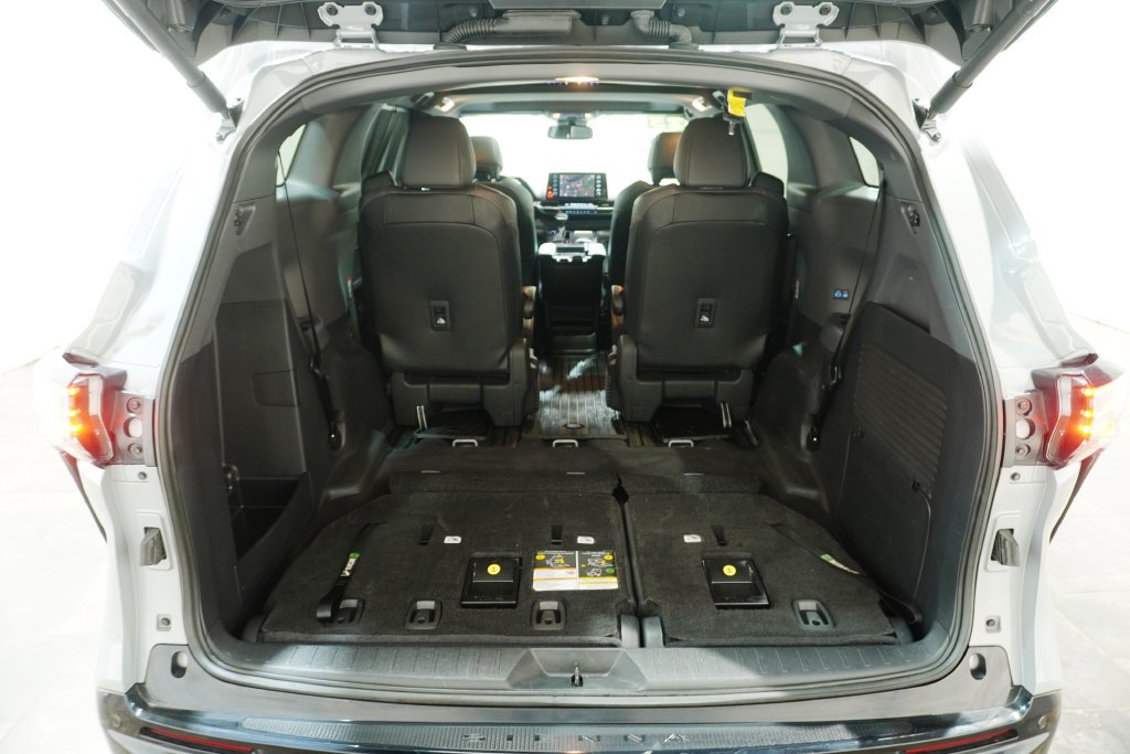 Certified 2023 Toyota Sienna XSE AWD/4WD image 6