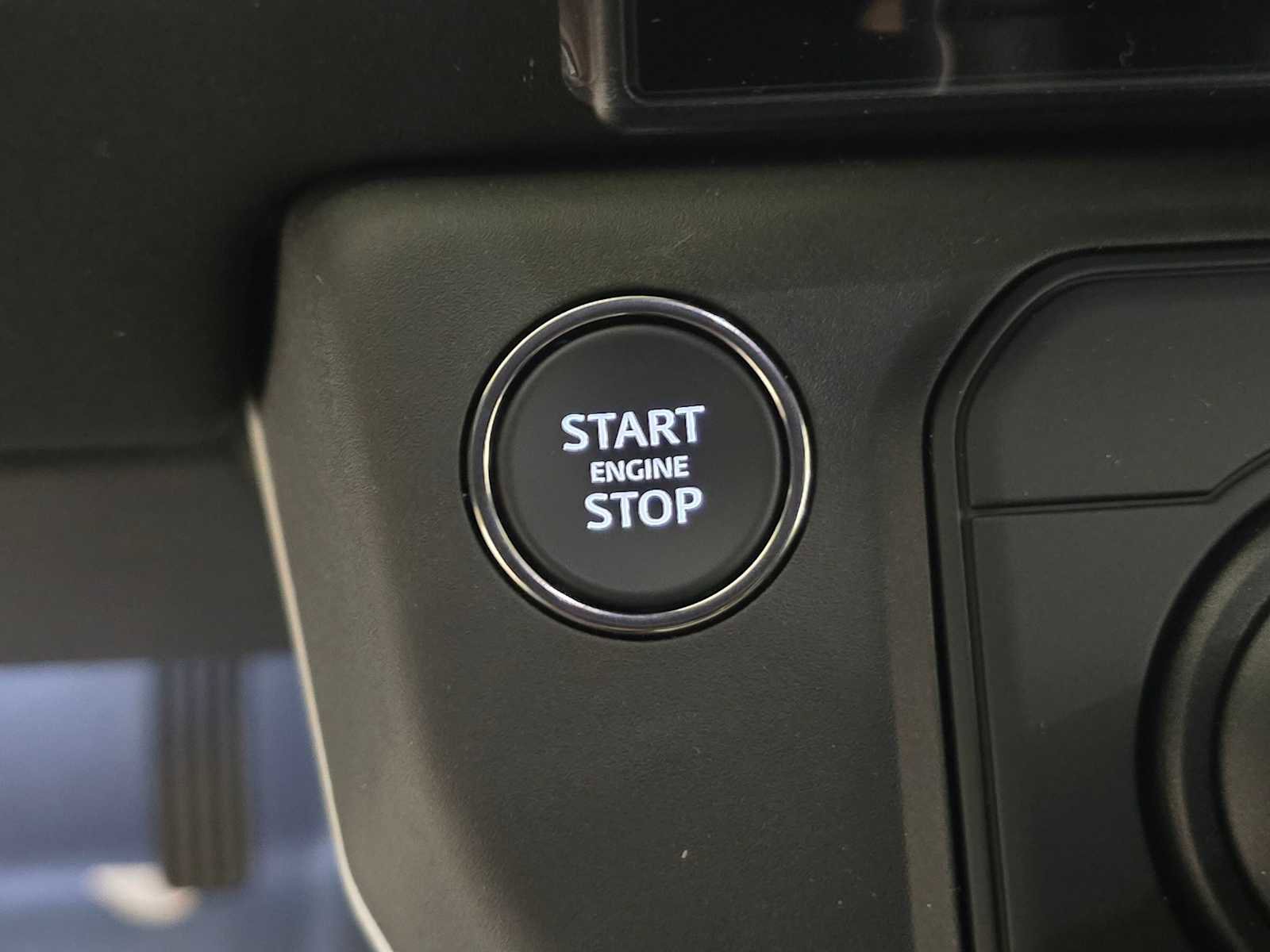 New 2026 Land Rover Defender 110 X-Dynamic SE AWD/4WD image 32