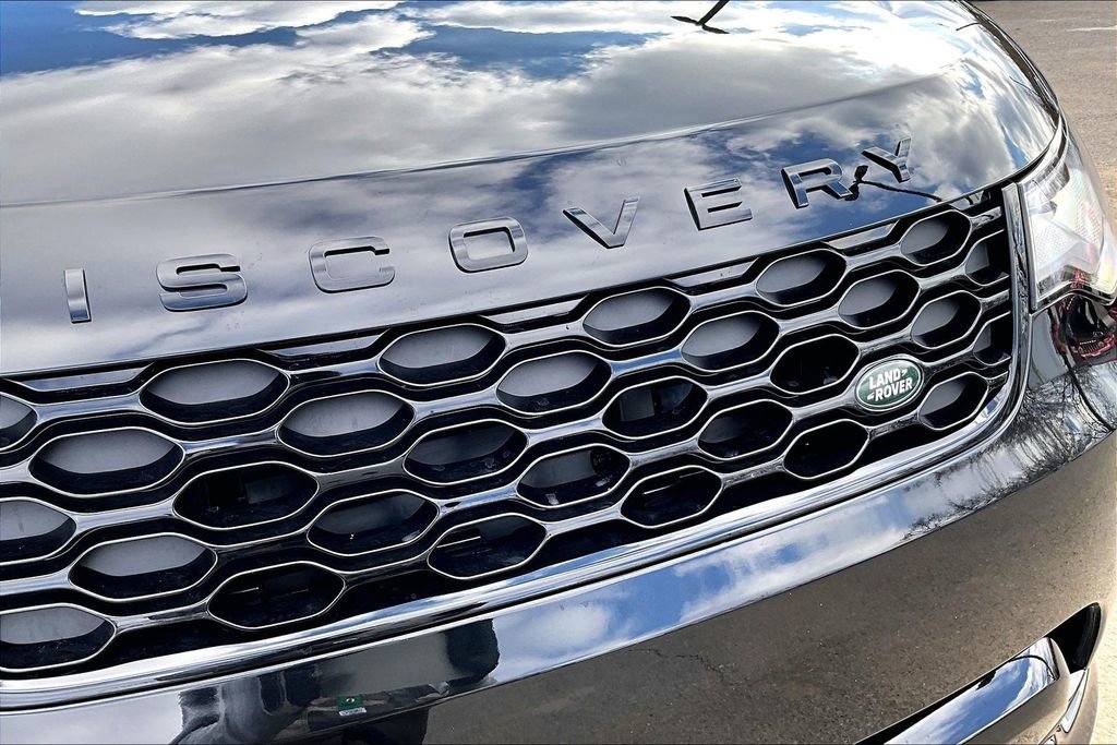 Used 2025 Land Rover Discovery Dynamic SE AWD/4WD image 34