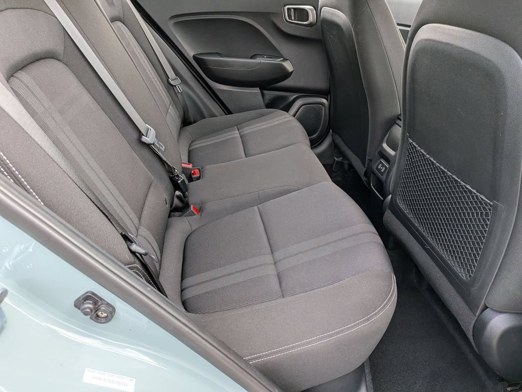 Used 2025 Hyundai Venue SEL FWD image 28