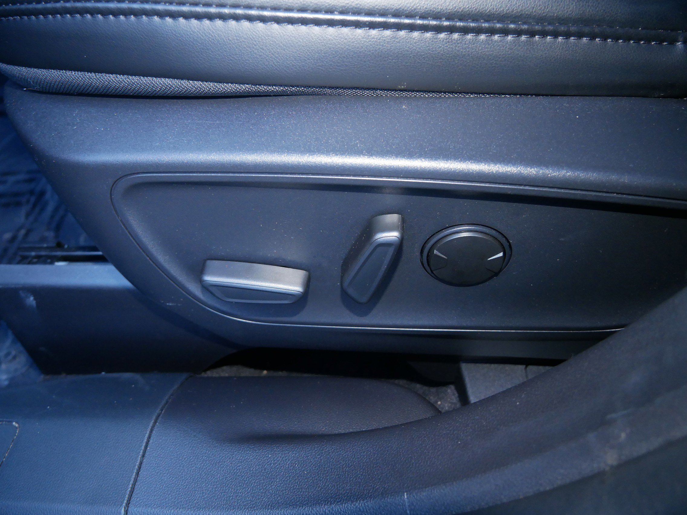 Used 2025 Ford Escape ST-Line Select w/ Tech Pack #2 image 19