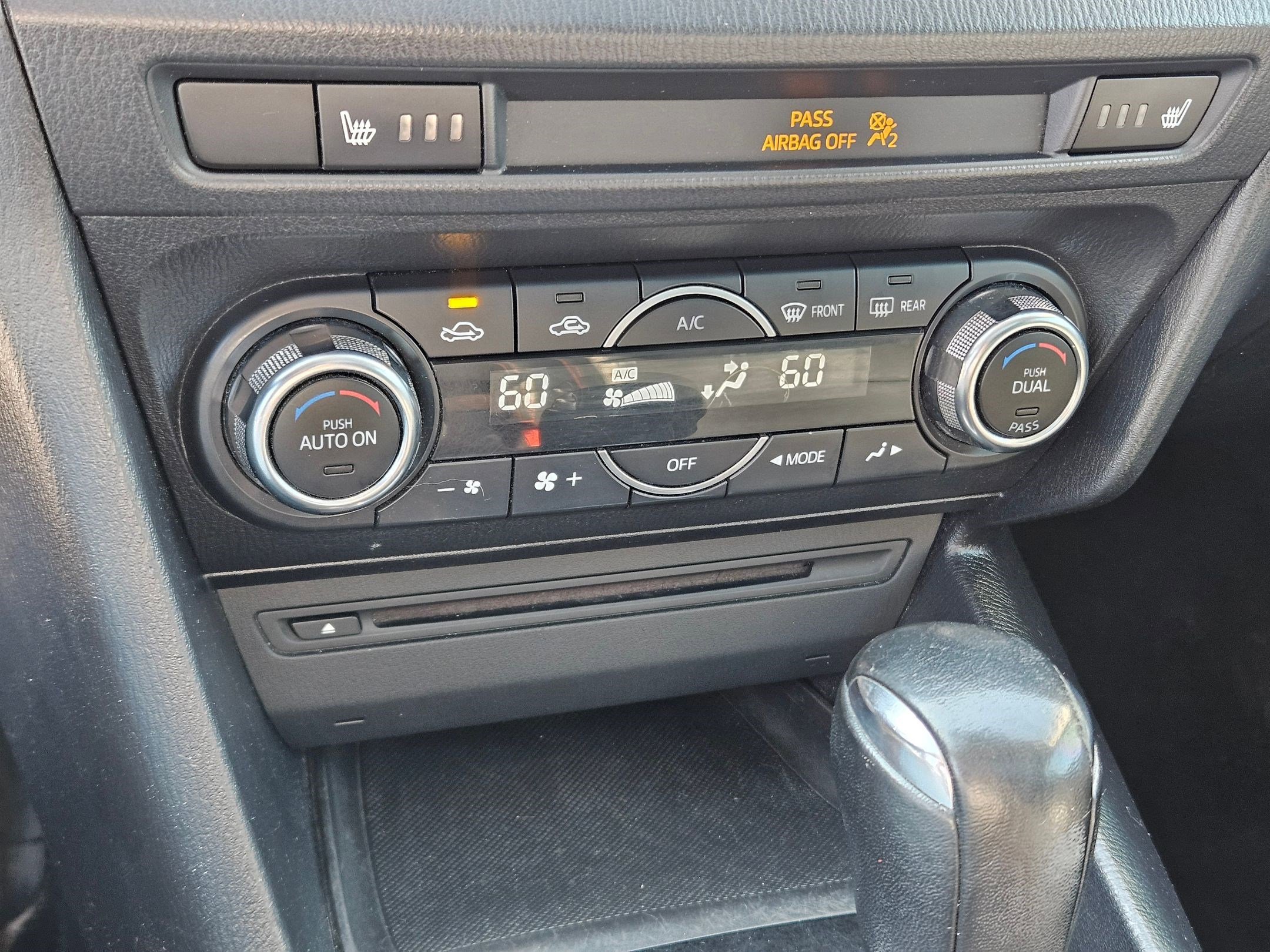 Used 2014 MAZDA MAZDA3 i Grand Touring FWD image 26