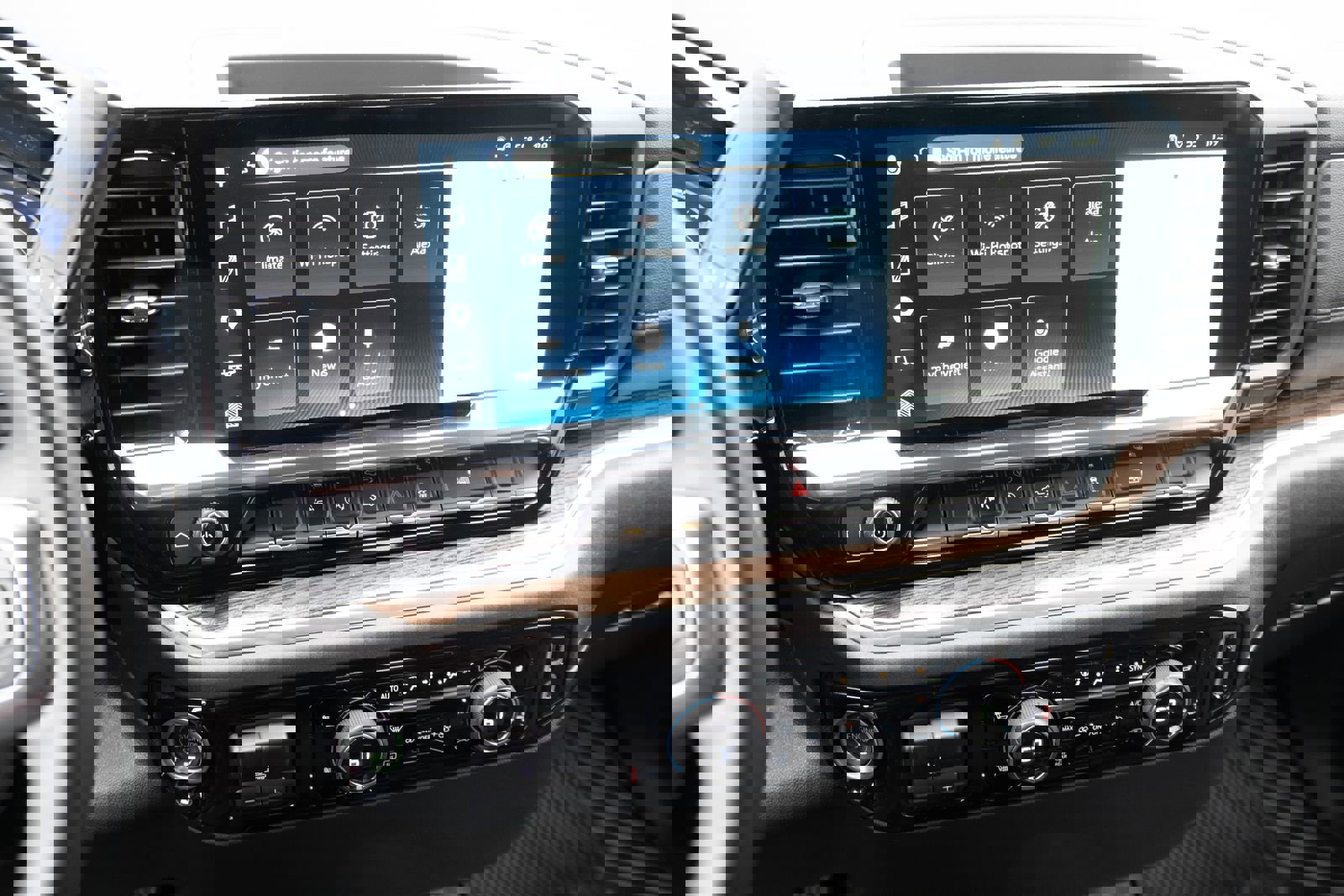 Used 2025 Chevrolet Silverado 1500 LT image 3