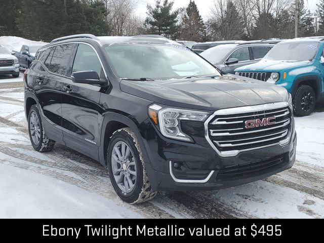 Used 2023 GMC Terrain SLT image 3