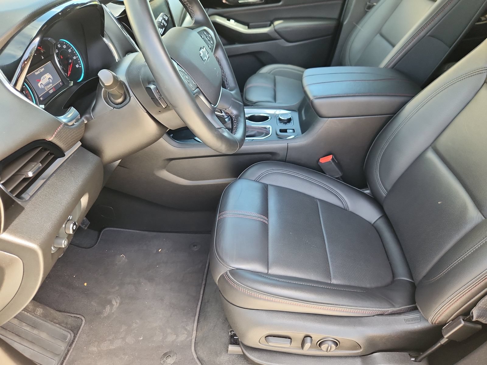 Used 2023 Chevrolet Traverse RS AWD/4WD image 10