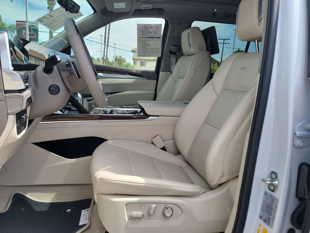Used 2026 Cadillac Escalade Platinum Sport w/ LPO, ONYX Package image 19
