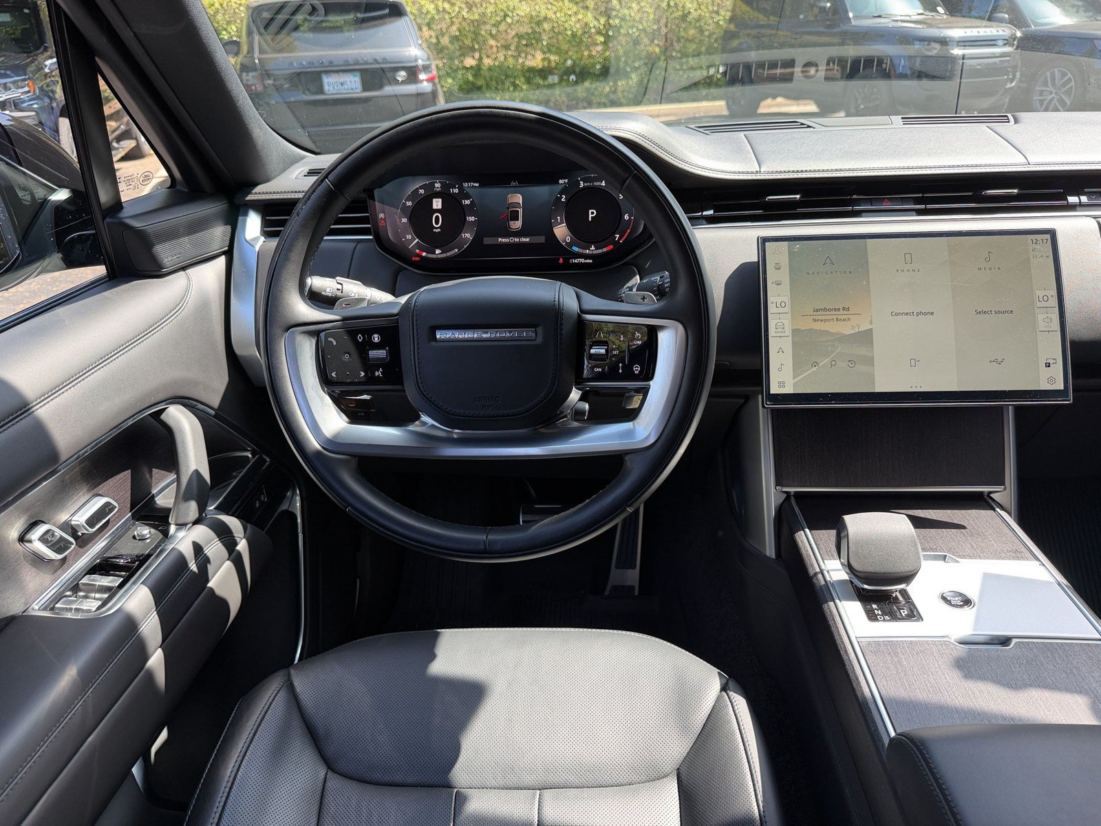 Used 2025 Land Rover Range Rover Long Wheelbase SE AWD/4WD image 29