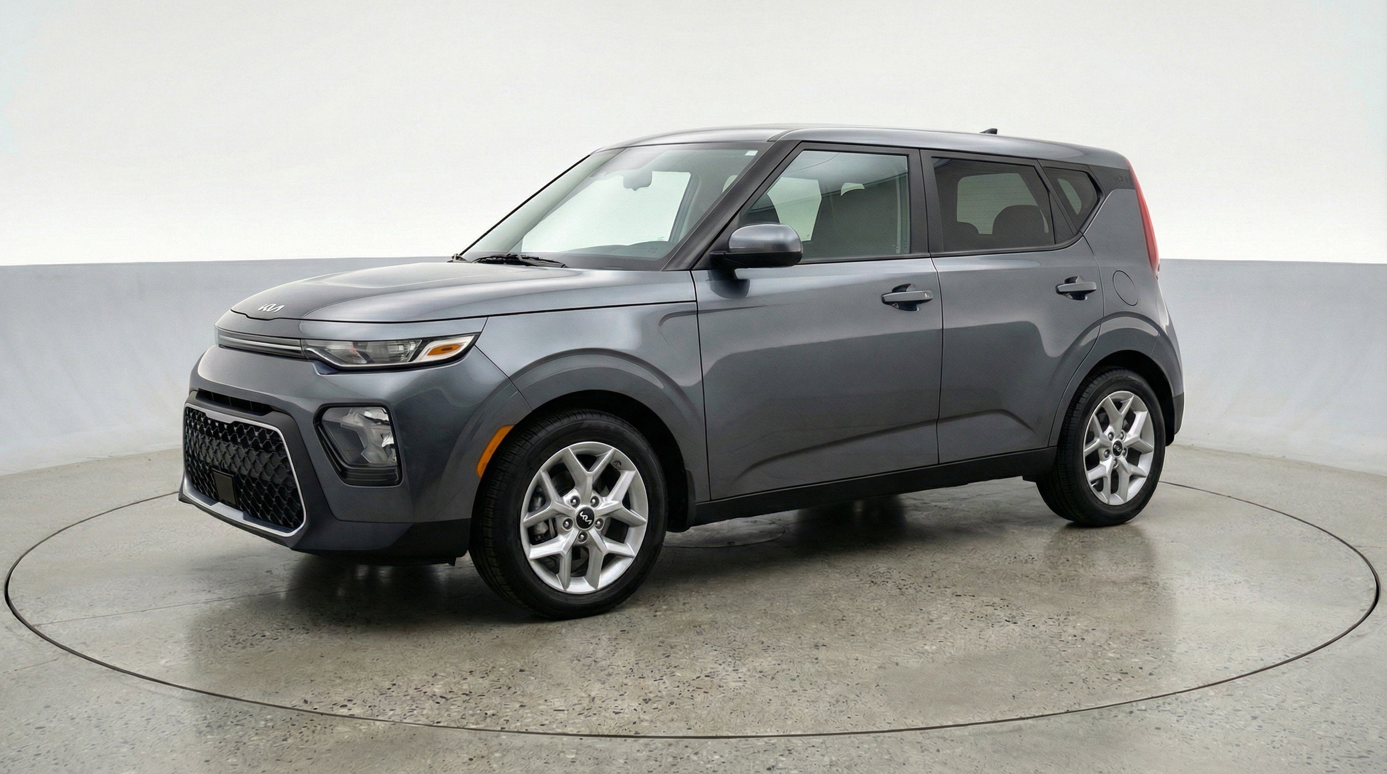 Used 2025 Kia Soul LX w/ LX Technology Package image 3
