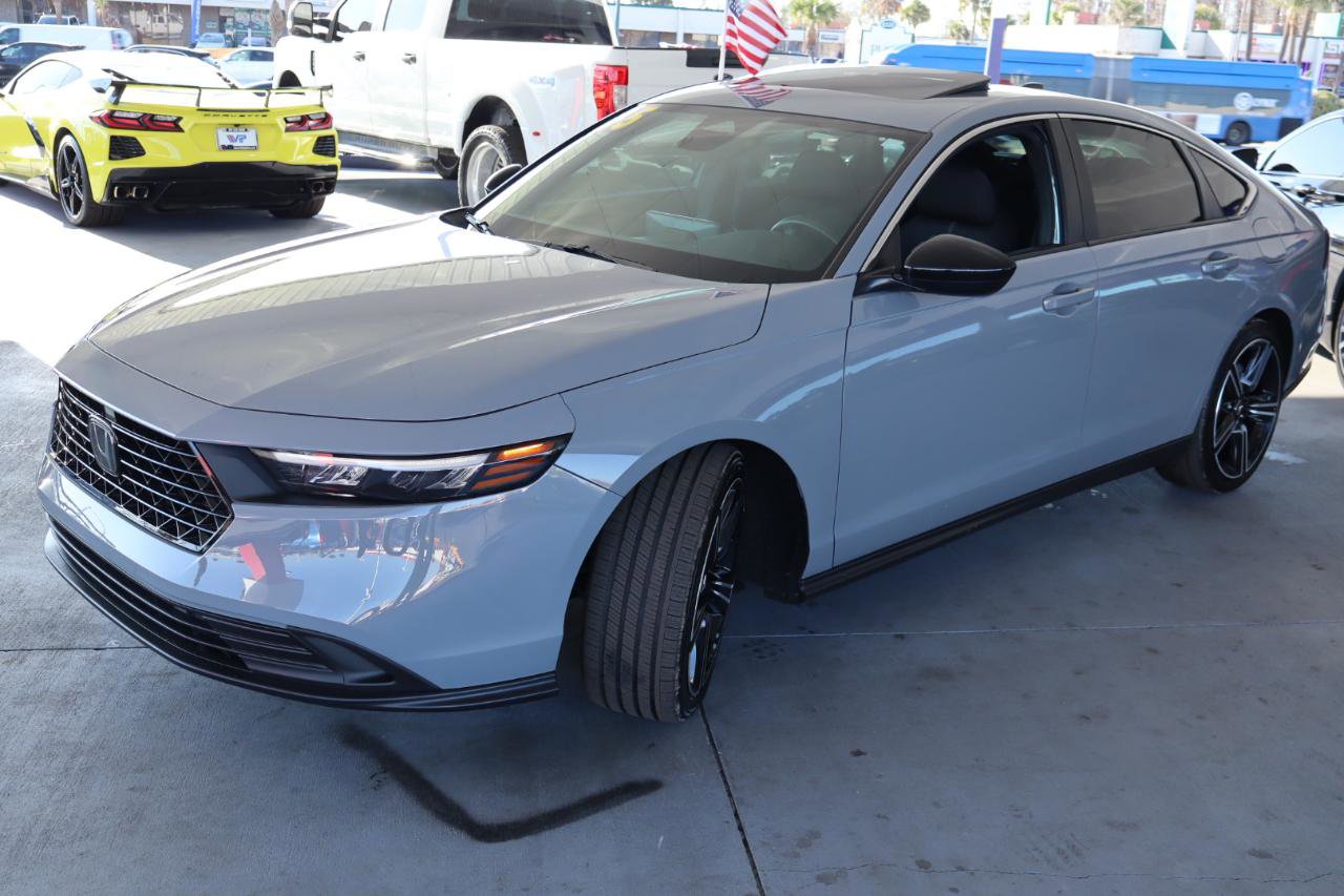 Used 2025 Honda Accord Sport image 9