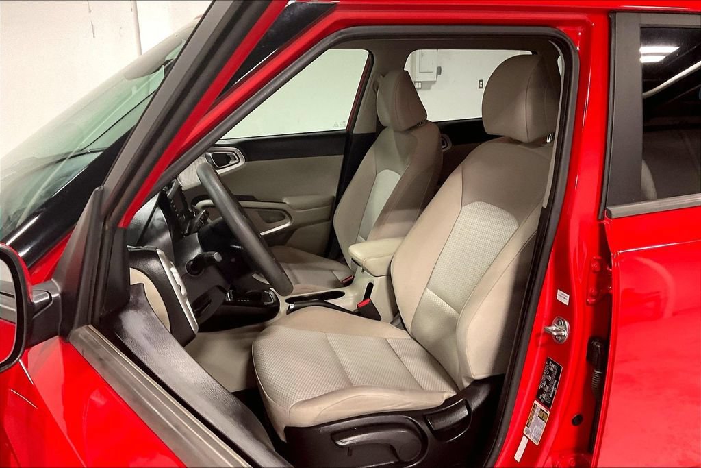 Used 2023 Kia Soul LX FWD image 31