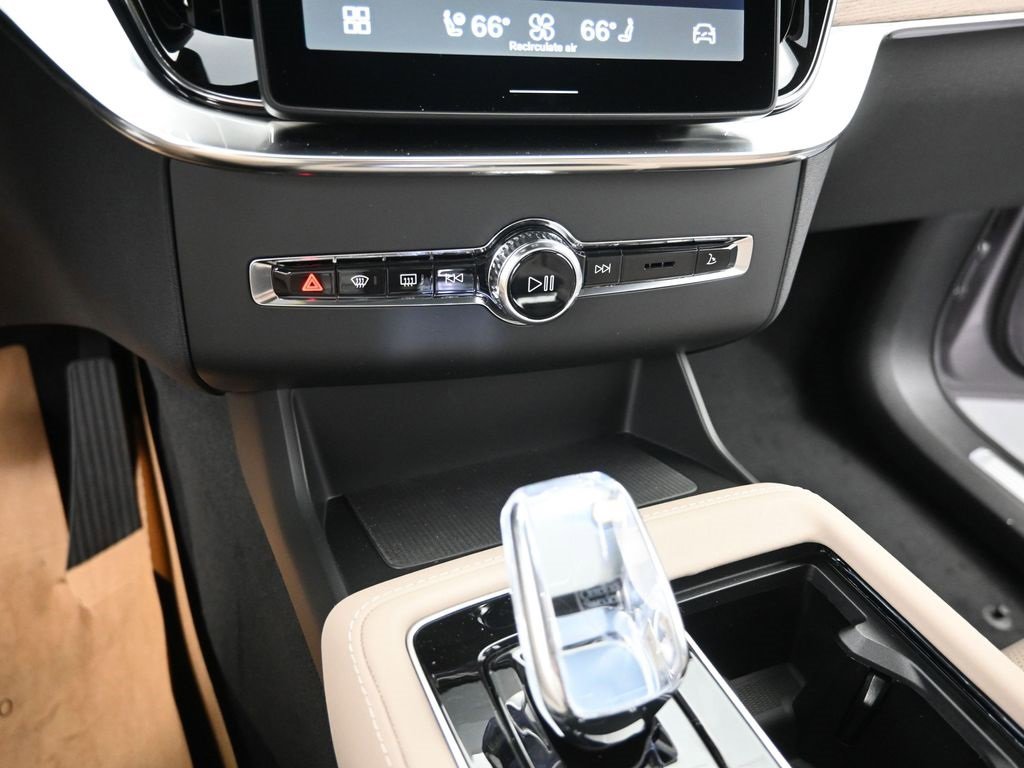 New 2026 Volvo XC90 B6 Ultra image 23