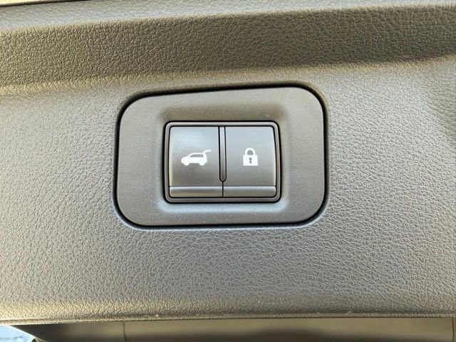 Used 2025 Nissan Armada SL w/ Captain's Chari Seat Package image 11