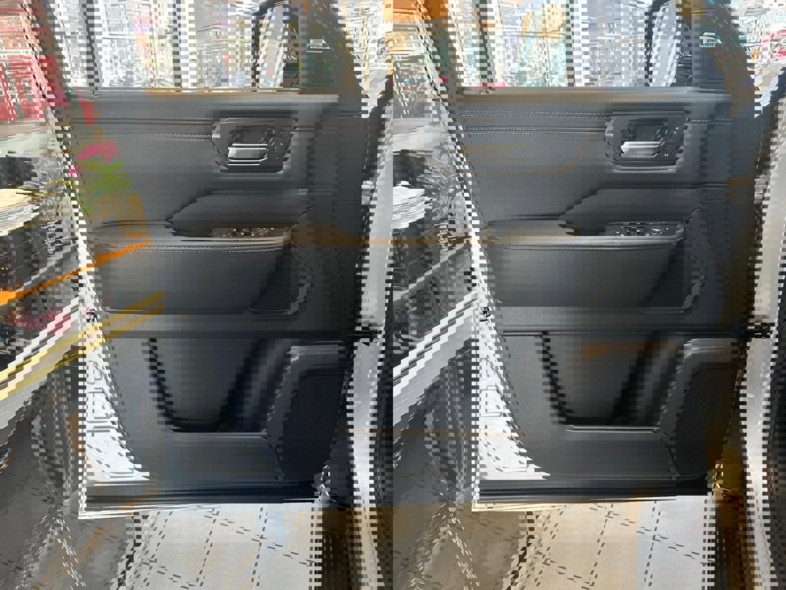 New 2025 Nissan Armada SL w/ Captain's Chari Seat Package image 5