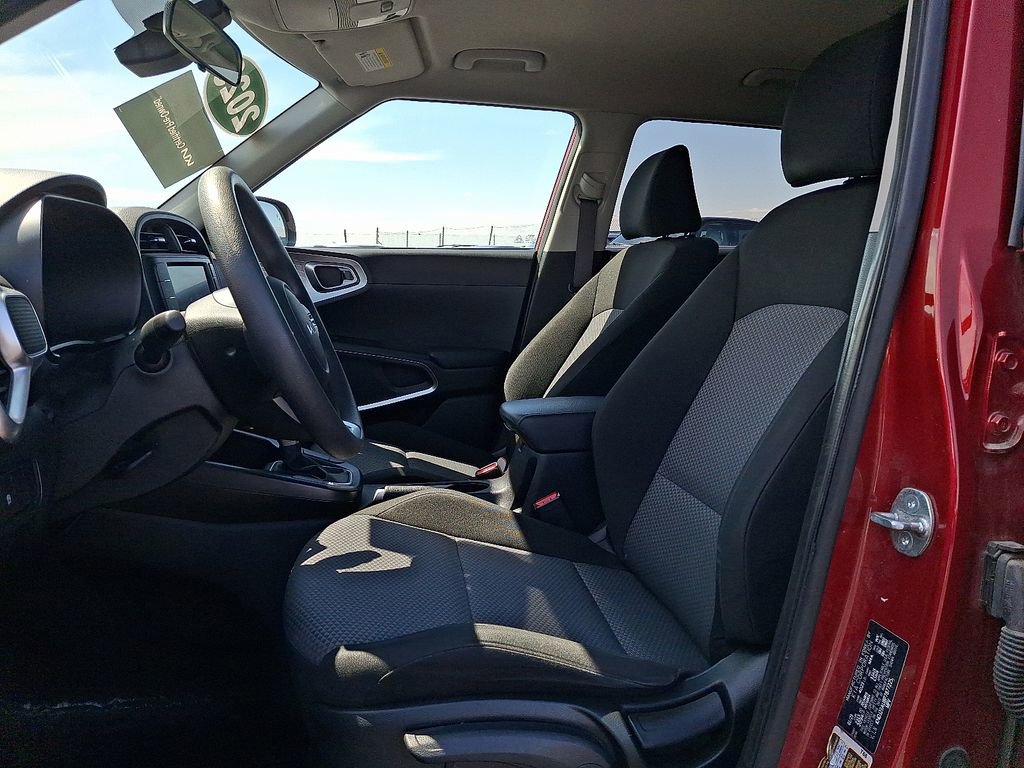 Certified 2023 Kia Soul LX w/ LX Technology Package FWD image 14