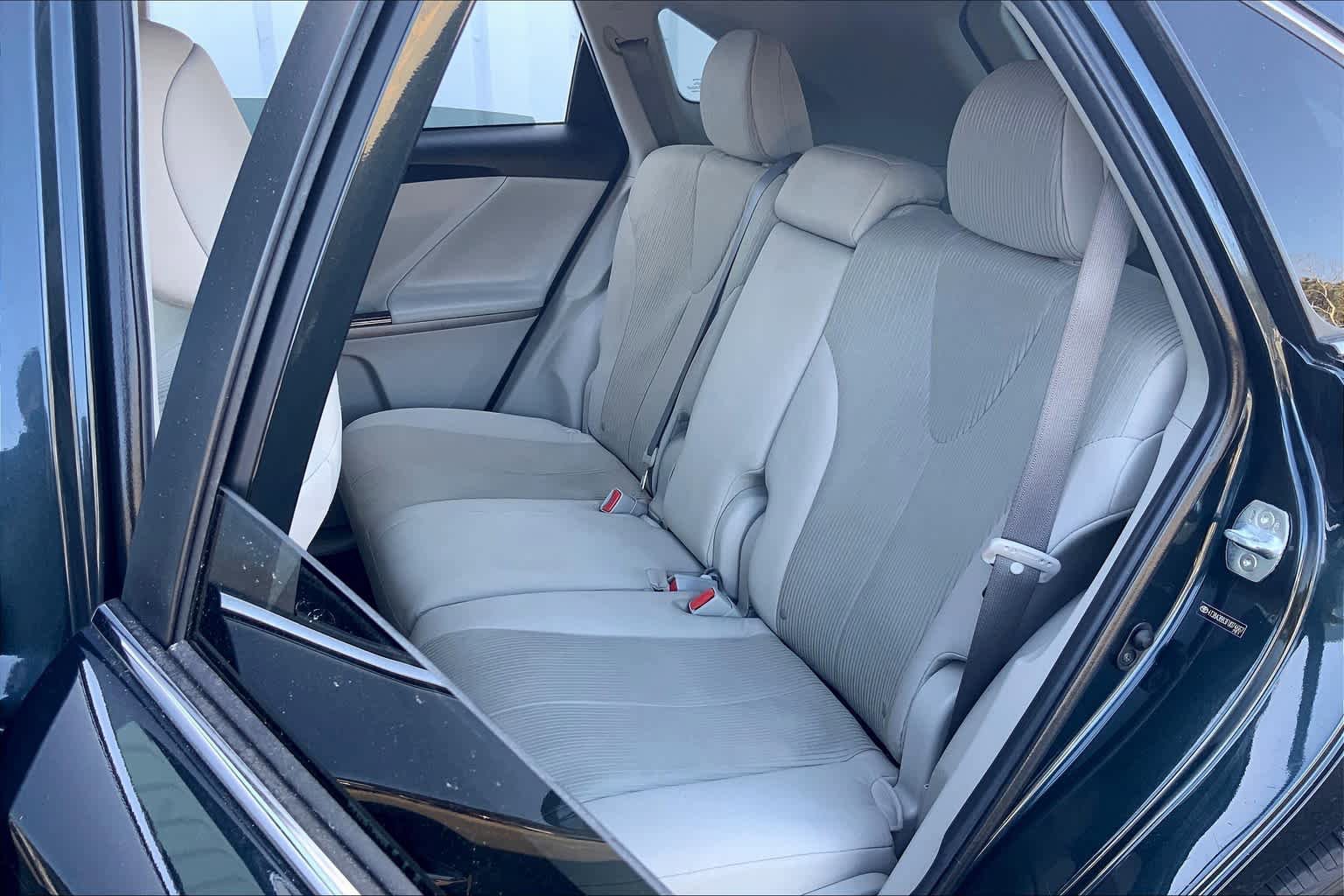 Used 2015 Toyota Venza LE AWD/4WD image 21