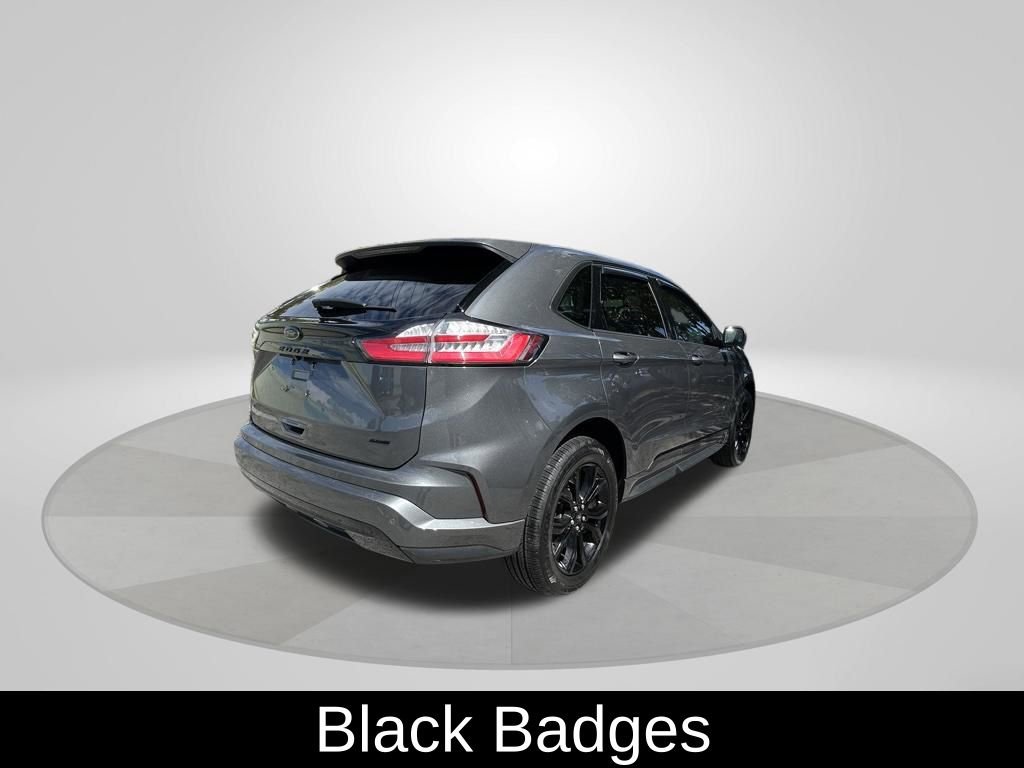 Used 2024 Ford Edge SE w/ Black Appearance Package image 7