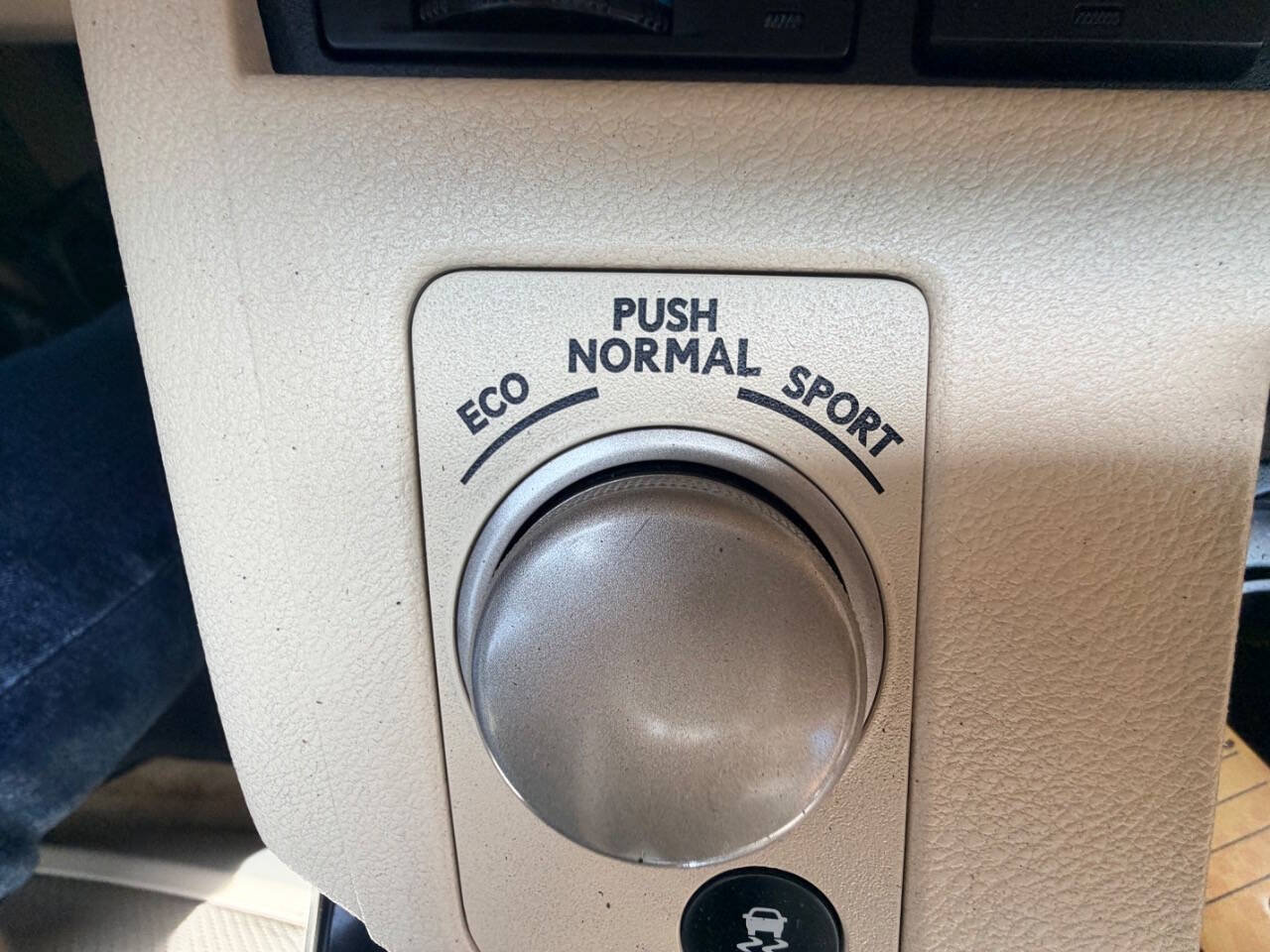Used 2014 Lexus ES 350 w/ Luxury Package FWD image 5
