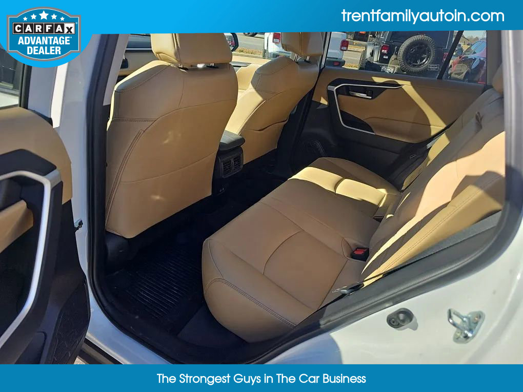 Used 2021 Toyota RAV4 XLE Premium image 35