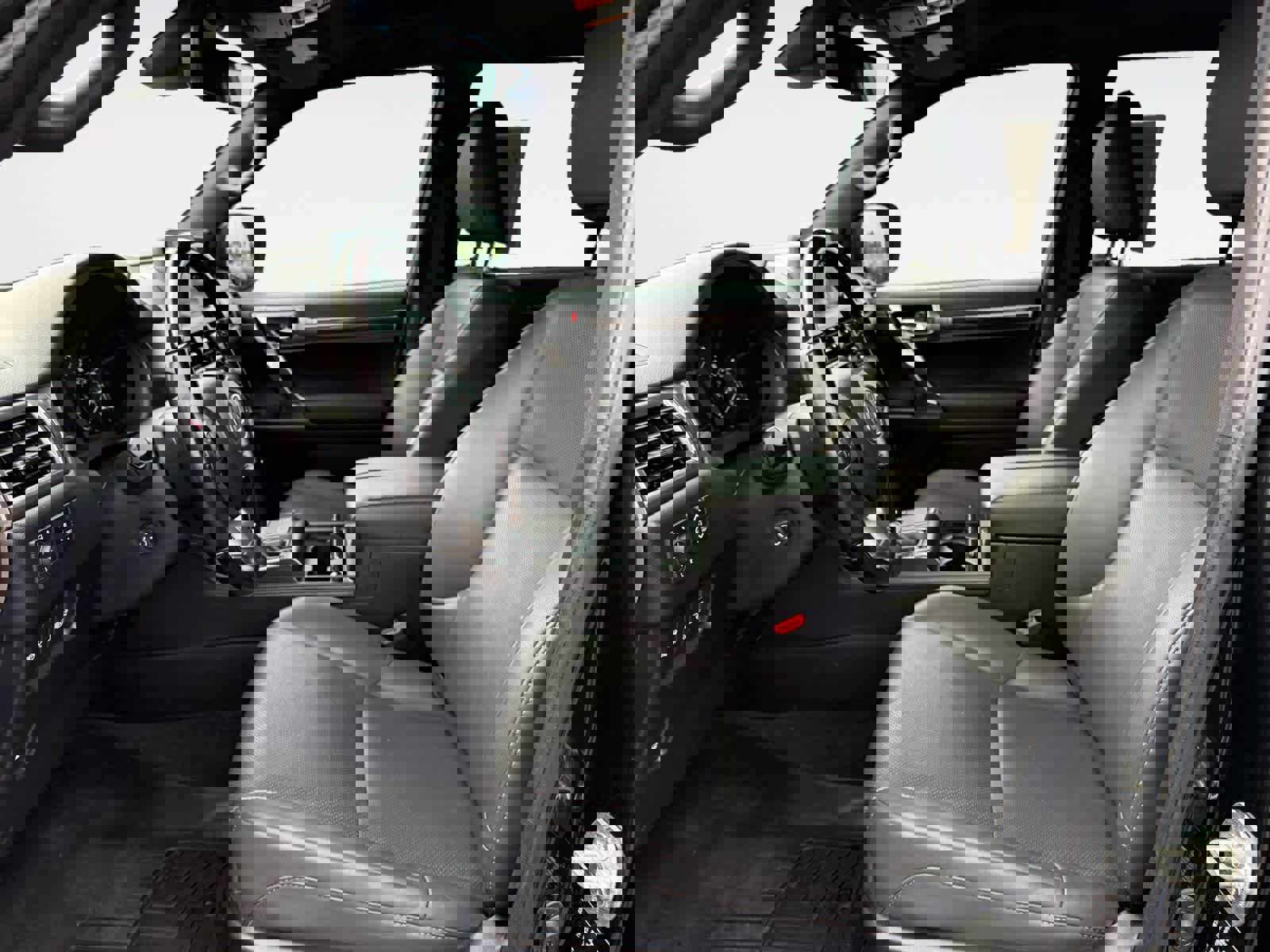 Used 2022 Lexus GX 460 Premium w/ Accessory Package AWD/4WD image 10