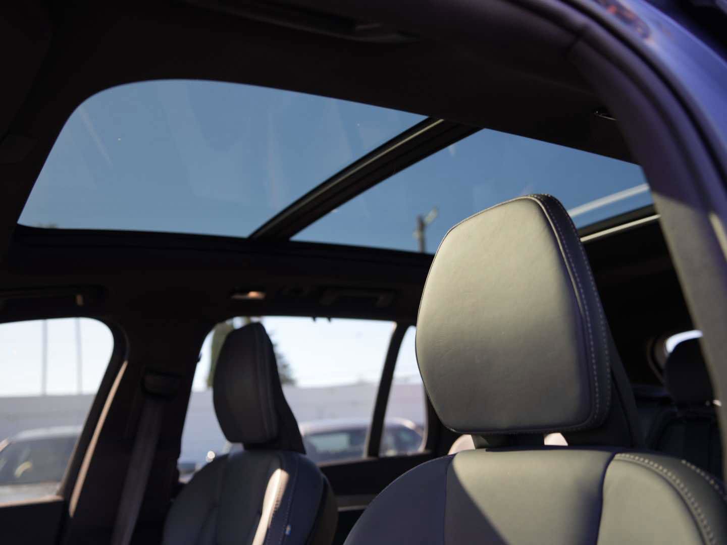 Used 2023 Volvo XC90 B6 Ultimate w/ Protection Package Premier AWD/4WD image 19