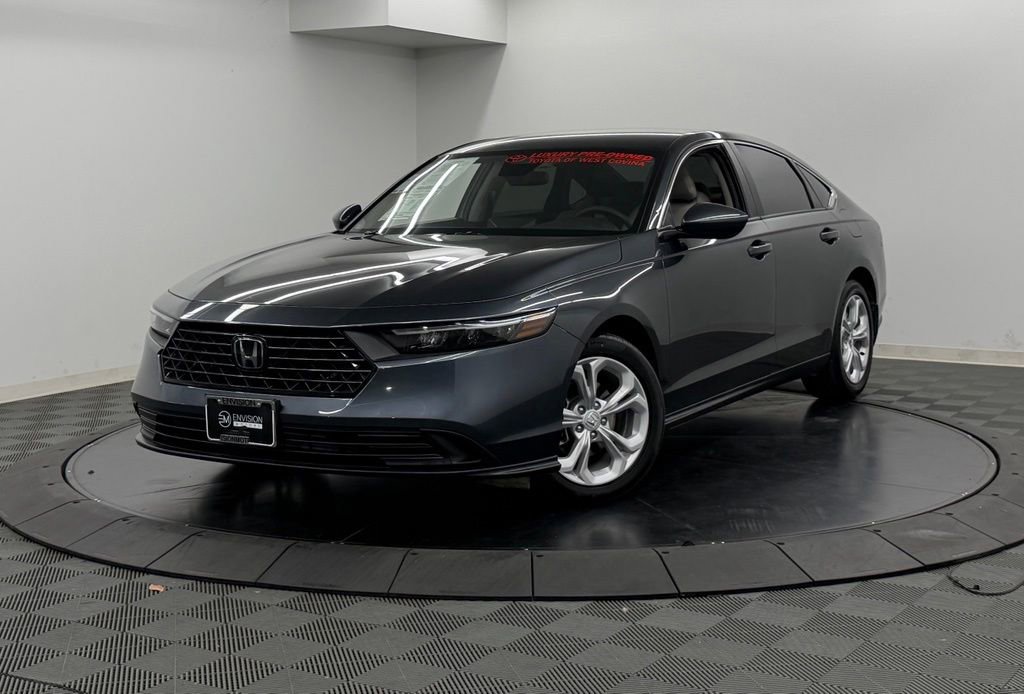 Used 2025 Honda Accord LX video 3