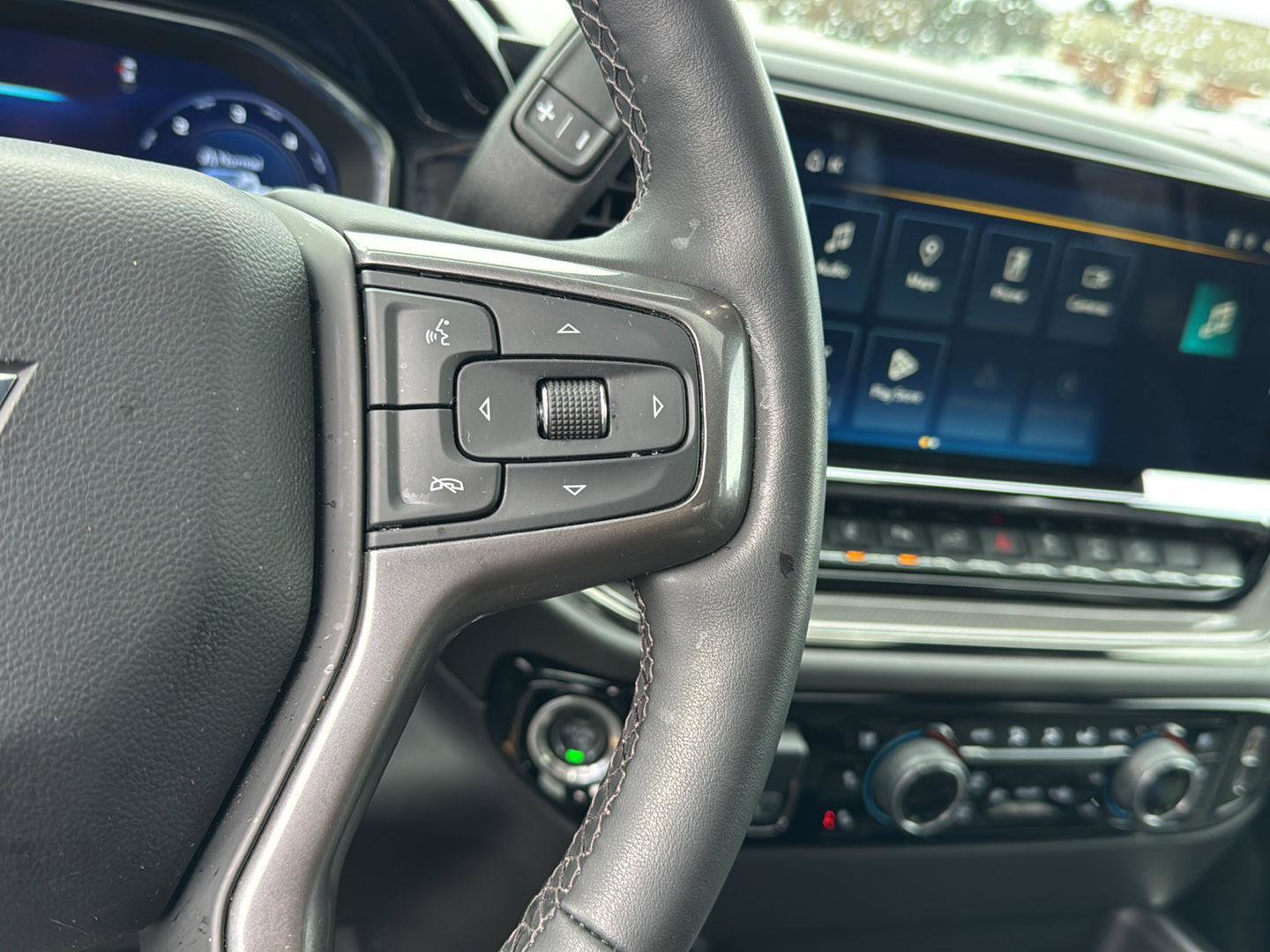 Used 2024 Chevrolet Silverado 2500 ZR2 w/ Technology Package image 19