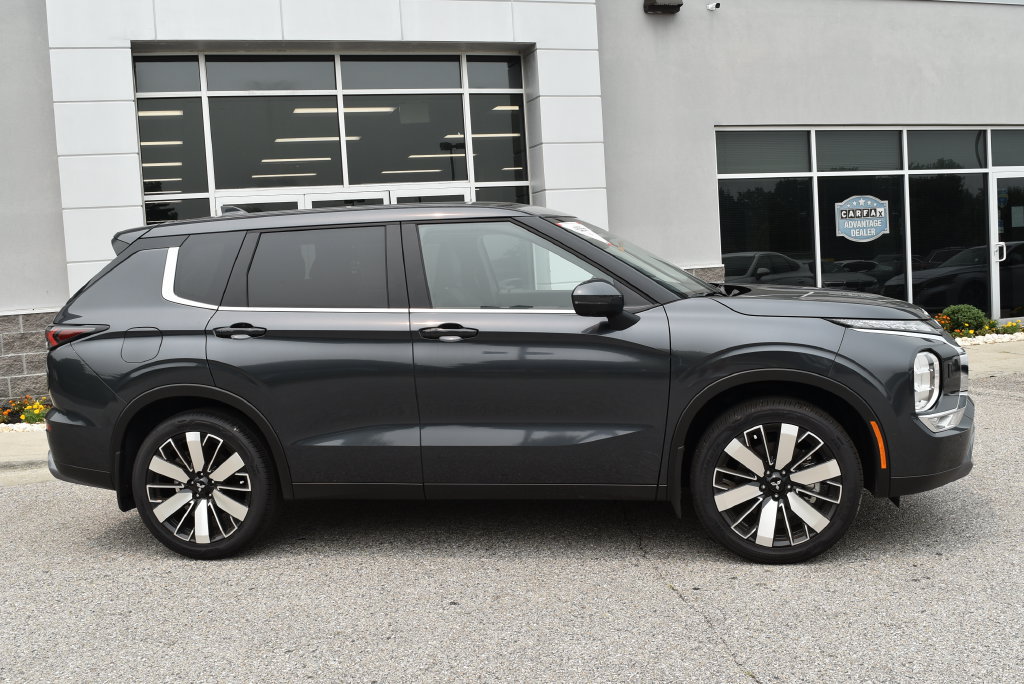 New 2026 Mitsubishi Outlander SE AWD/4WD image 2