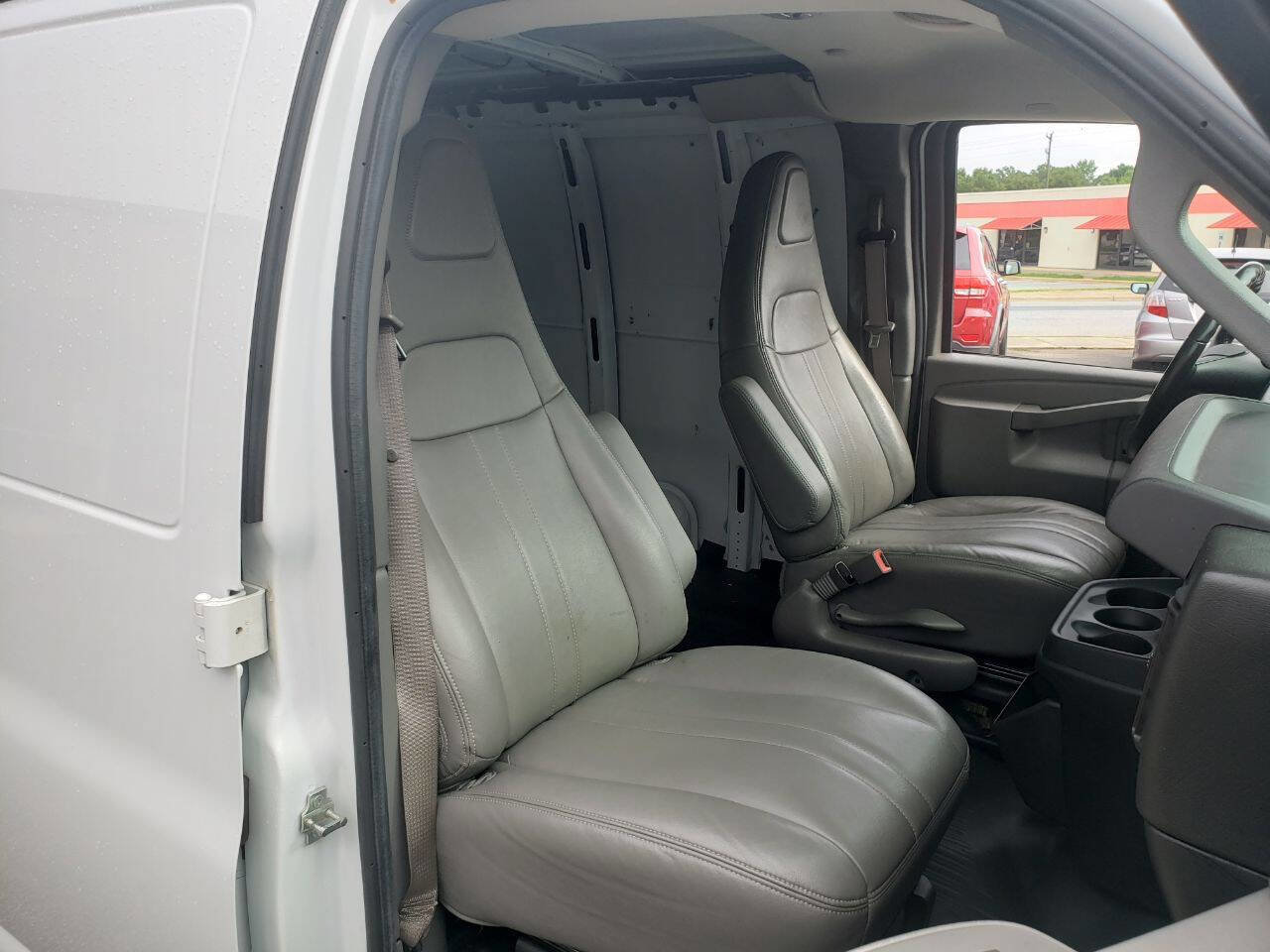 Used 2021 Chevrolet Express 2500 w/ Driver Convenience Package image 9