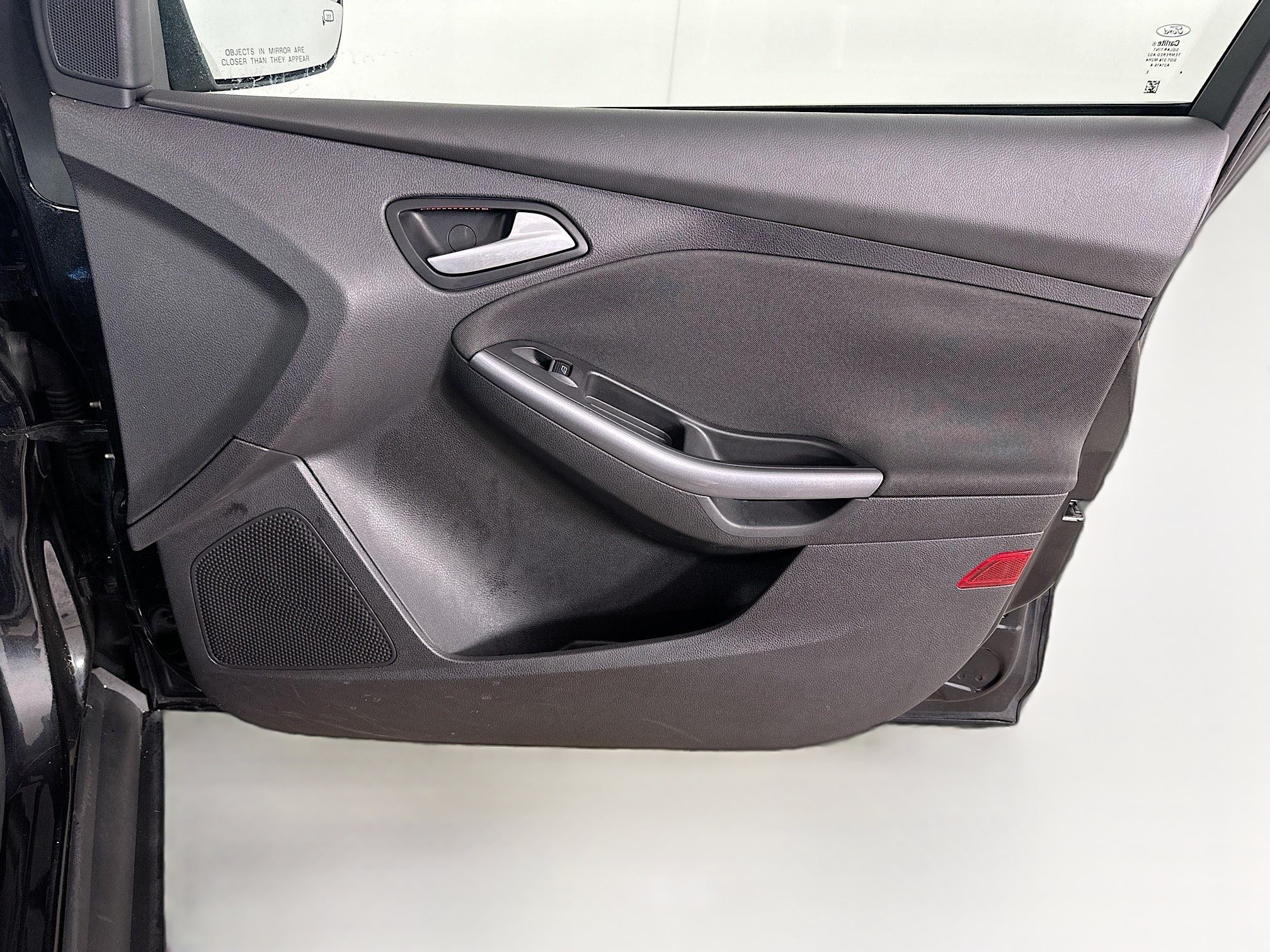 Used 2014 Ford Focus Titanium FWD image 33