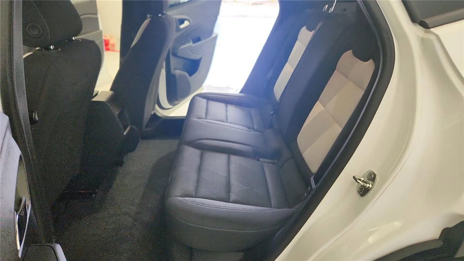 Used 2024 Chevrolet Trax RS w/ Driver Confidence Package image 29