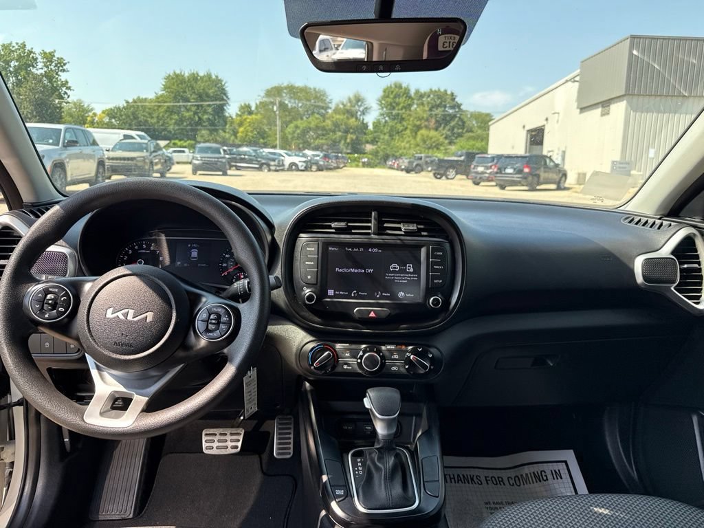 Used 2022 Kia Soul LX FWD image 10